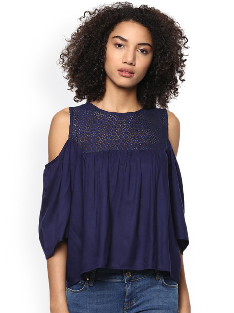 

Harpa Navy Cold Shoulder Top, Navy blue