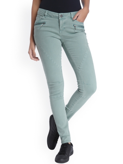 

Vero Moda Women Blue Slim Fit Low Rise Clean Look Jeans