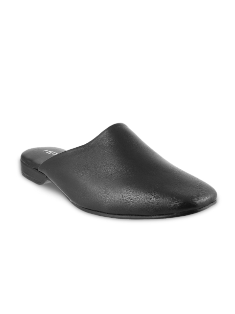 

Metro Men Black Leather Sandals