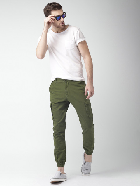 

Mast & Harbour Men Olive Green Solid Cargos