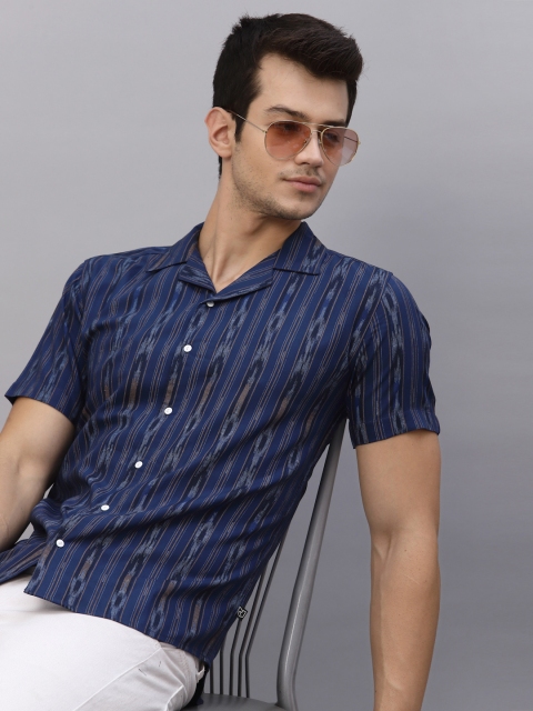 

Rigo Men Blue Self Design Cuban Collar Half Sleeve Shirt