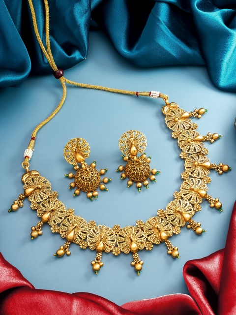 

aadita Gold-Plated Green Kundan Studded & Beaded Temple Jewellery Set