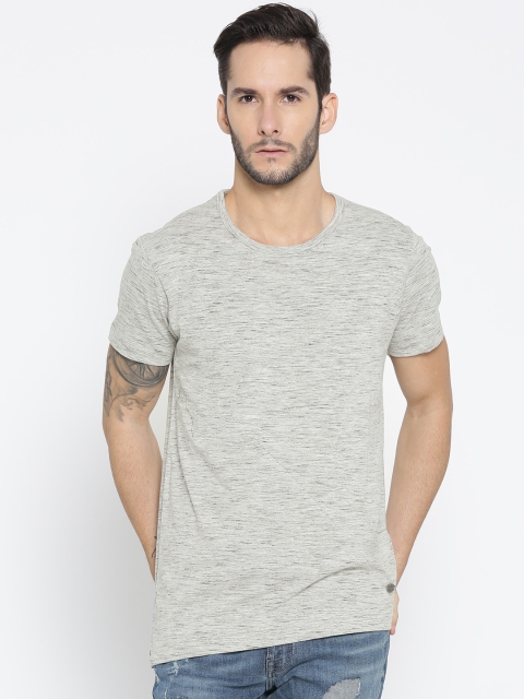 

Roadster Men Grey Melange Solid Round Neck T-shirt