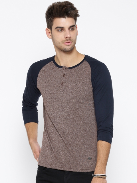 

Roadster Men Brown Solid Henley Neck T-shirt