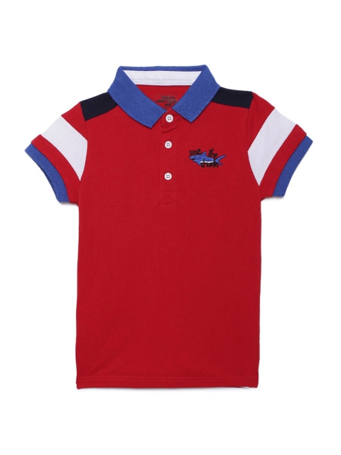 

Hopscotch Boys Red Colourblocked Applique T-shirt