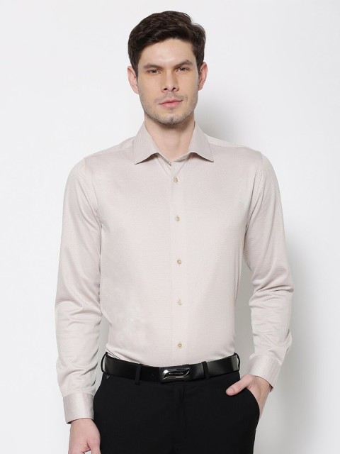 

Blackberrys Men Beige Textured Slim Fit Formal Shirt