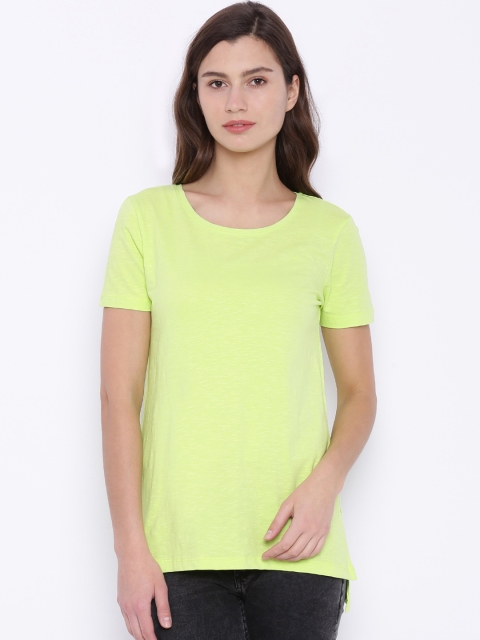 

Blue Saint Women Green Solid Round Neck T-shirt