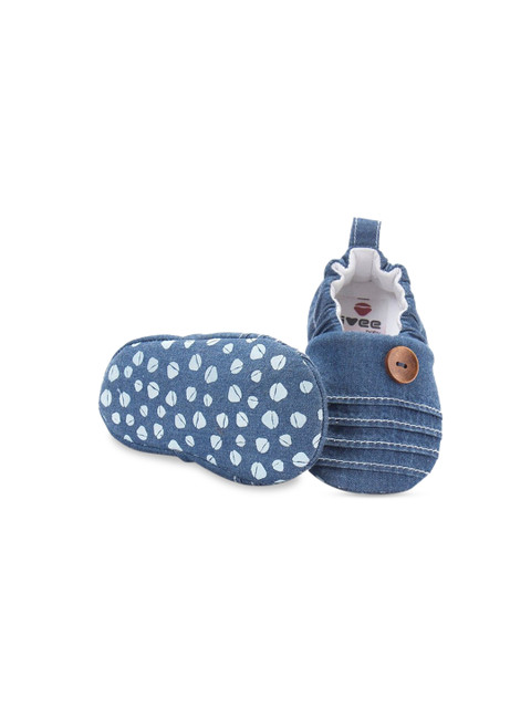 

Hopscotch Infant Boys Blue Self-Design Booties