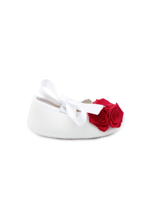 

Hopscotch Infants White & Red Self-Design Snow Princess Booties
