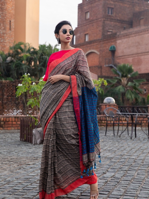 

BEATITUDE Grey & Blue Checked Saree