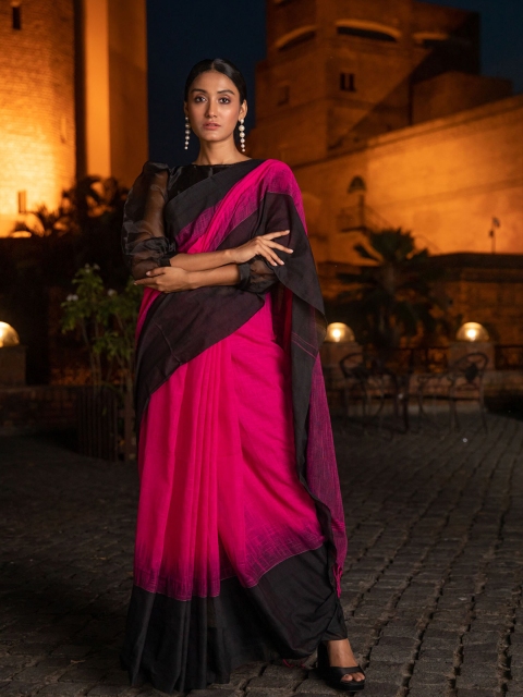 

BEATITUDE Magenta & Black Woven Design Pure Cotton Saree