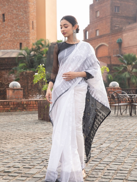 

BEATITUDE White & Grey Floral Silk Cotton Jamdani Saree