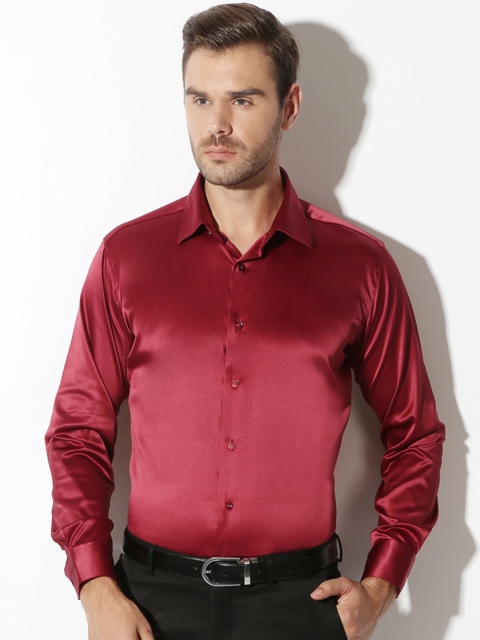 

V Dot Men Maroon Contemporary Fit Solid Partywear Shirt
