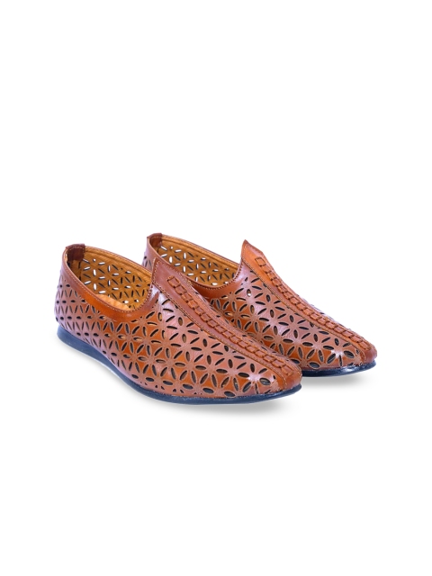 

Hopscotch Boys Brown Textured Mojaris with Laser Cuts Flats
