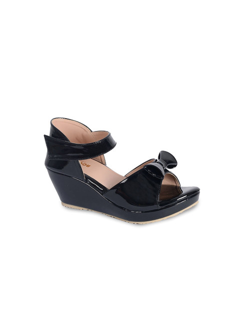 

Hopscotch Girls Black Comfort Sandals