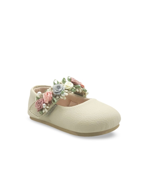 

Hopscotch Girls Beige Textured PU Sneakers