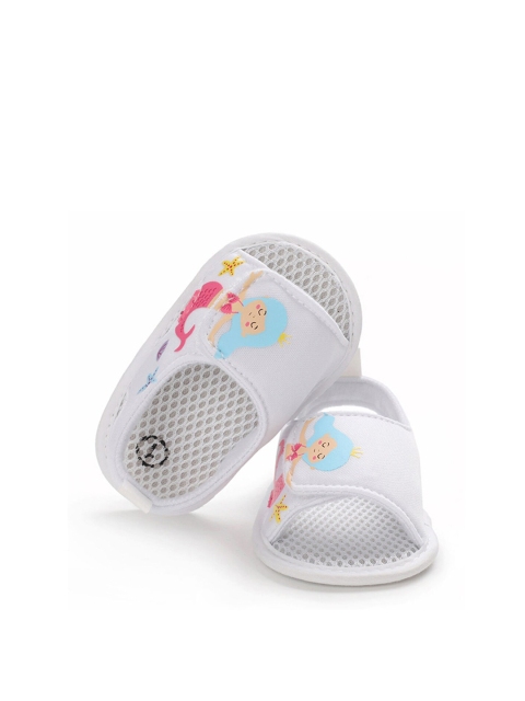 

Hopscotch Girls White Comfort Sandals
