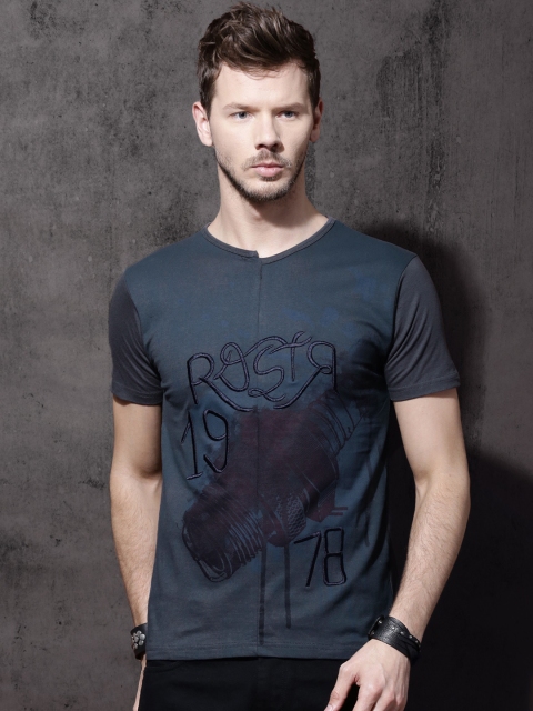 

Roadster Men Green Printed Round Neck T-Shirt