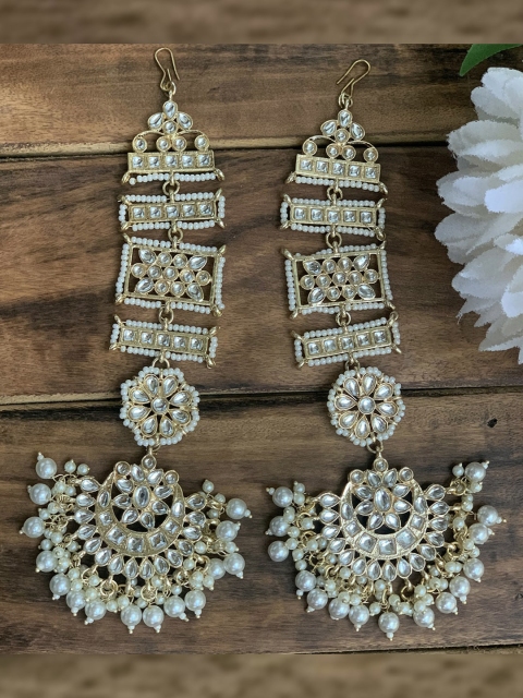 

Ishhaara White Geometric Chandbalis Earrings