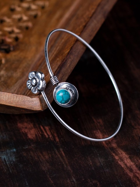 

MORKANTH JEWELLERY Women Silver-Toned & Blue Kundan Oxidised Silver-Plated Wraparound Bracelet