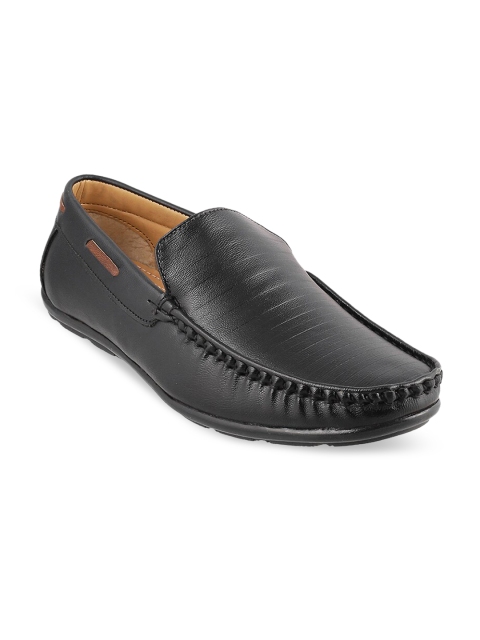 

WALKWAY Men Black Textured Loafers