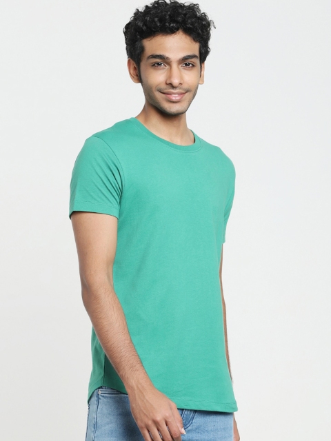 

Bewakoof Men Green Solid T-shirt