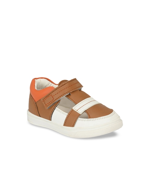 

TUSKEY Boys Brown Sneakers