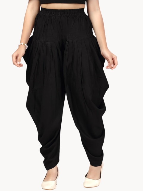 

Aarika Girls Black Solid Cotton Dhotis
