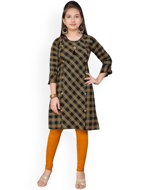 

Aarika Girls Black Checked Flared Sleeves Thread Work Kurta