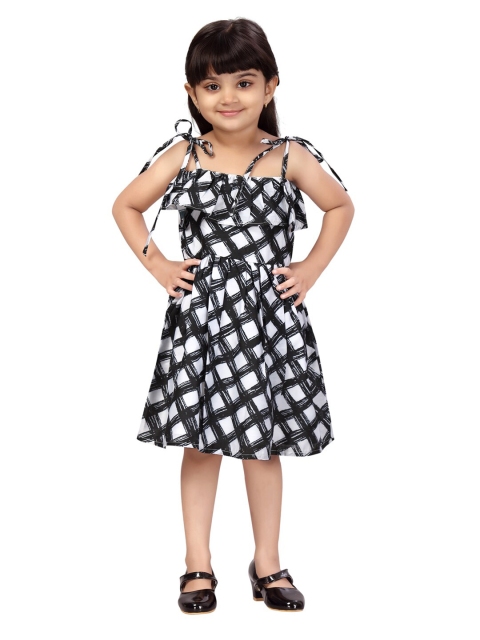 

Aarika Black Dress