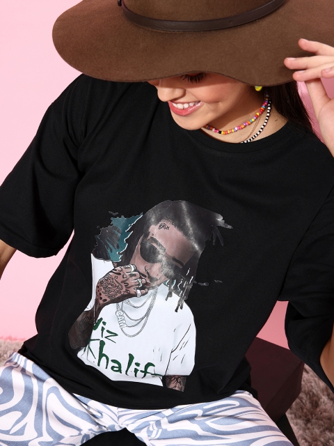 

HERSHEINBOX Women Black Graphic Nuovo Sleeves Tshirt