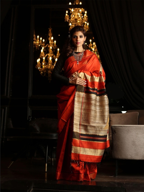 

BEATITUDE Red & Gold-Toned Striped Pure Silk Handloom Saree