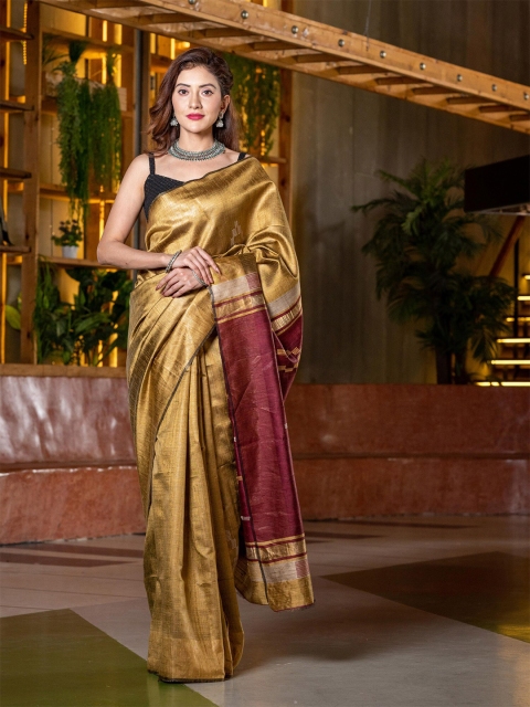 

BEATITUDE Gold-Toned & Maroon Woven Design Pure Silk Handloom Saree