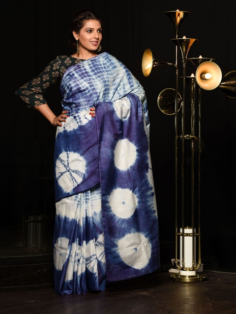 

BEATITUDE Blue & White Tie and Dye Silk Blend Saree