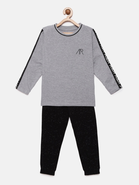

Angel & Rocket Boys Grey & Black Solid Cotton Night suit
