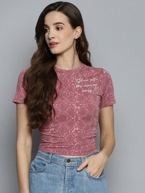 

VividArtsy Women Mauve Snake Print Slim Fit T-shirt