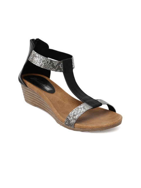 

Bruno Manetti Women Grey & Black Wedges