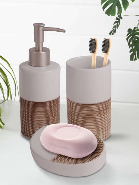 

House Of Accessories Set Of 3 White Textured Bathroom Set