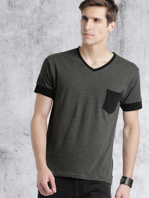 

Roadster Men Charcoal Grey Solid V-Neck T-shirt