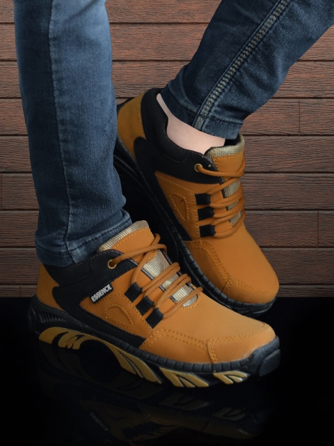 

essence Boys Brown Trekking Non-Marking Shoes