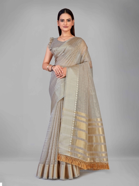 

MANOHARI Grey & Gold-Toned Checked Zari Silk Blend Saree