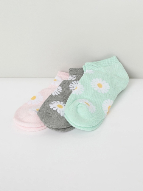 

max Women Pack Of 3 Assorted Ankle-Length Cotton Socks, Multi