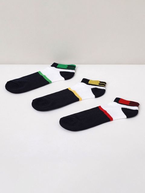 

max Boys Pack Of 3 Assorted Ankle-Length Cotton Socks