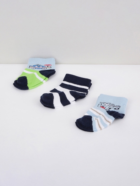 

max Boys Pack Of 3 Assorted Ankle-Length Cotton Socks, Multi