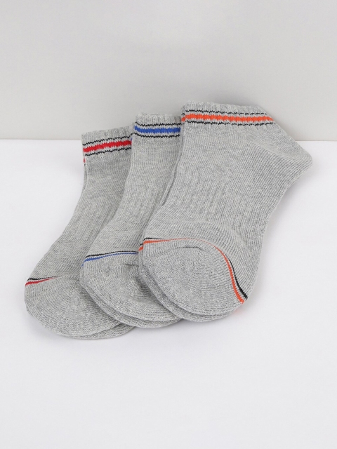 

max Men Pack Of 3 Assorted Ankle-Length Cotton Socks