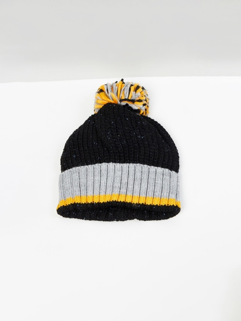 

max Boys Black & Grey Beanie