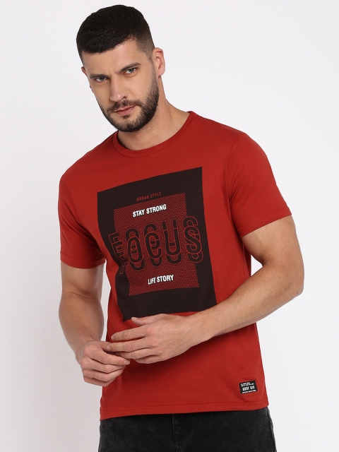 

abof Men Red Typography Printed Mandarin Collar Applique Slim Fit T-shirt