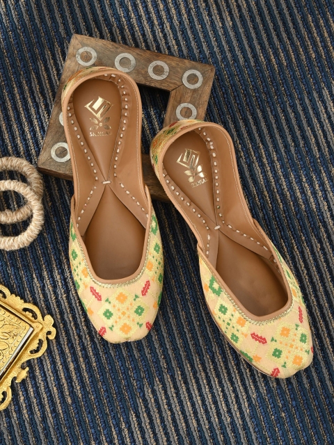 

Sringam Women Cream-Coloured Printed Ethnic Mojaris Flats