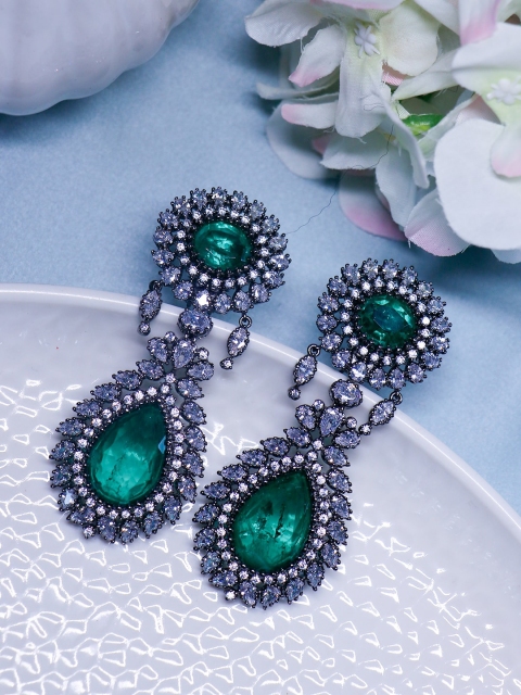 

Ishhaara Green Teardrop Shaped Drop Earrings