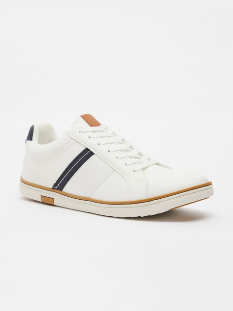 

shoexpress Men White Training or Gym Non-Marking Shoes